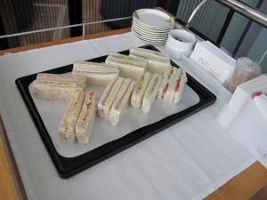 jal-first-hkg2nrt-010