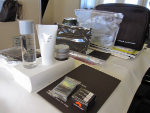 jal-first-hkg2nrt-024