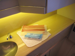 jal-first-hkg2nrt-026