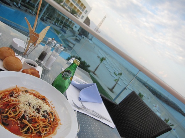 JAL Fujairah Resort で夕食を